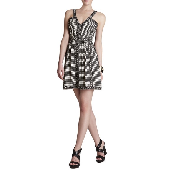BCBGMaxAzria Dresses & Skirts - BCBGMAXAZRIA Melanie Printed Sleeveless 0 y/z